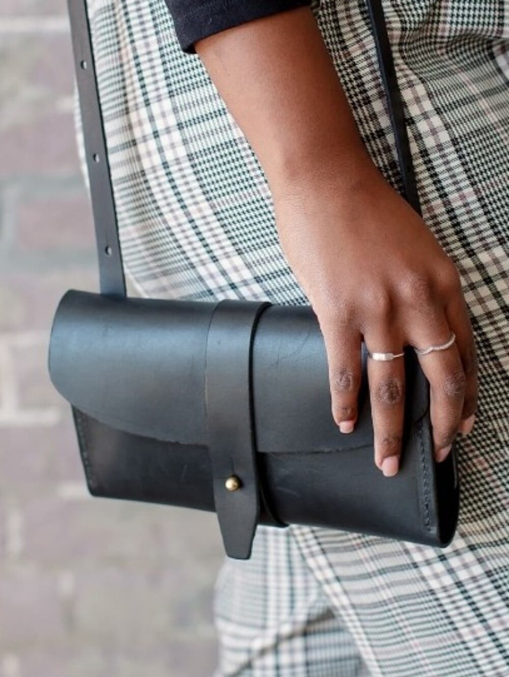 Urban Southern Full Grain leather crossbody wallet